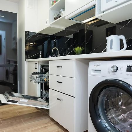 Unit Rooms Warszawa By Metro Rondo Onz Short Rent Idealne Pokoje Na Nocleg W Warszawie Екстериор снимка