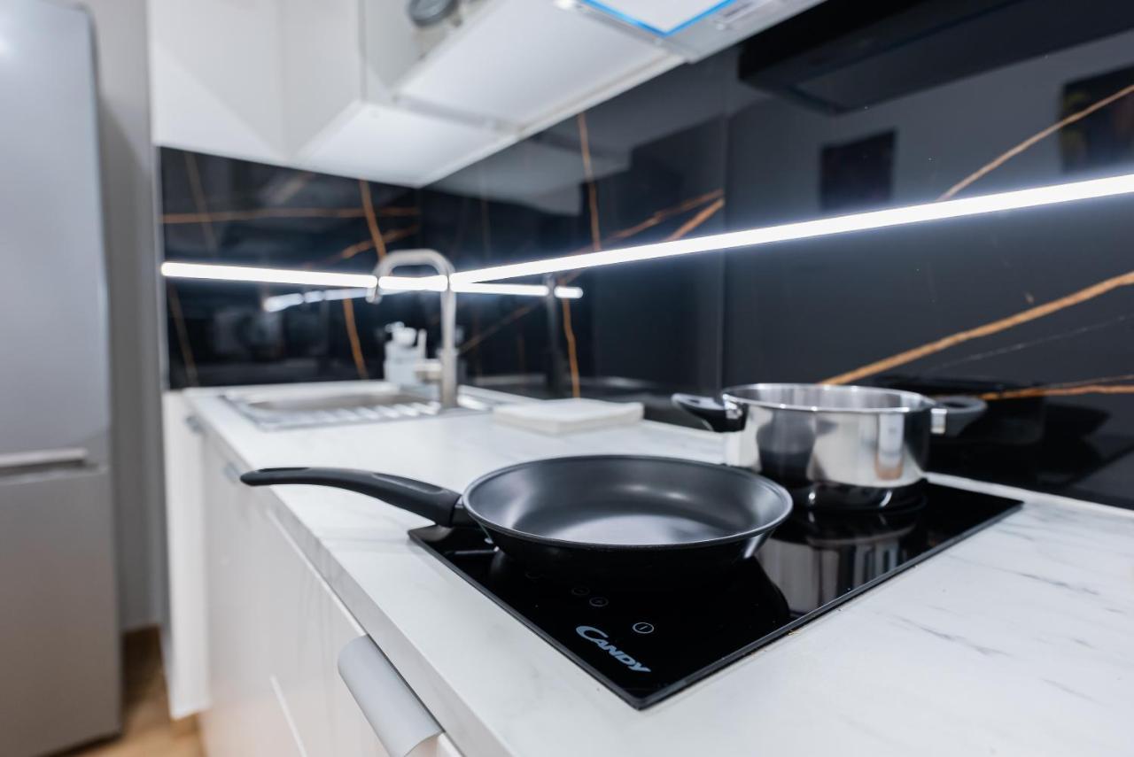 Unit Rooms Warszawa By Metro Rondo Onz Short Rent Idealne Pokoje Na Nocleg W Warszawie Екстериор снимка