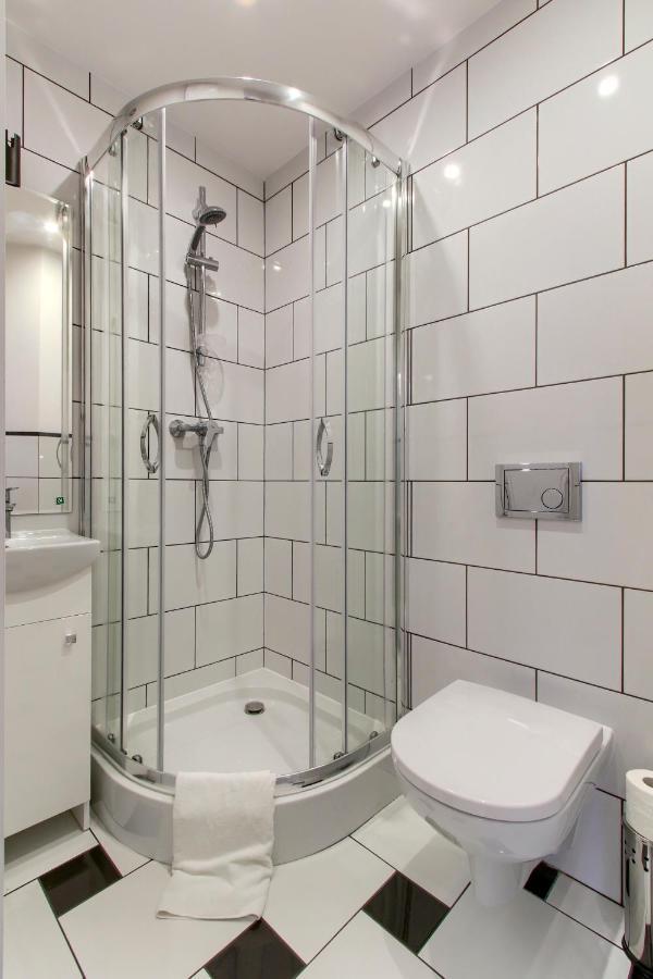 Unit Rooms Warszawa By Metro Rondo Onz Short Rent Idealne Pokoje Na Nocleg W Warszawie Екстериор снимка