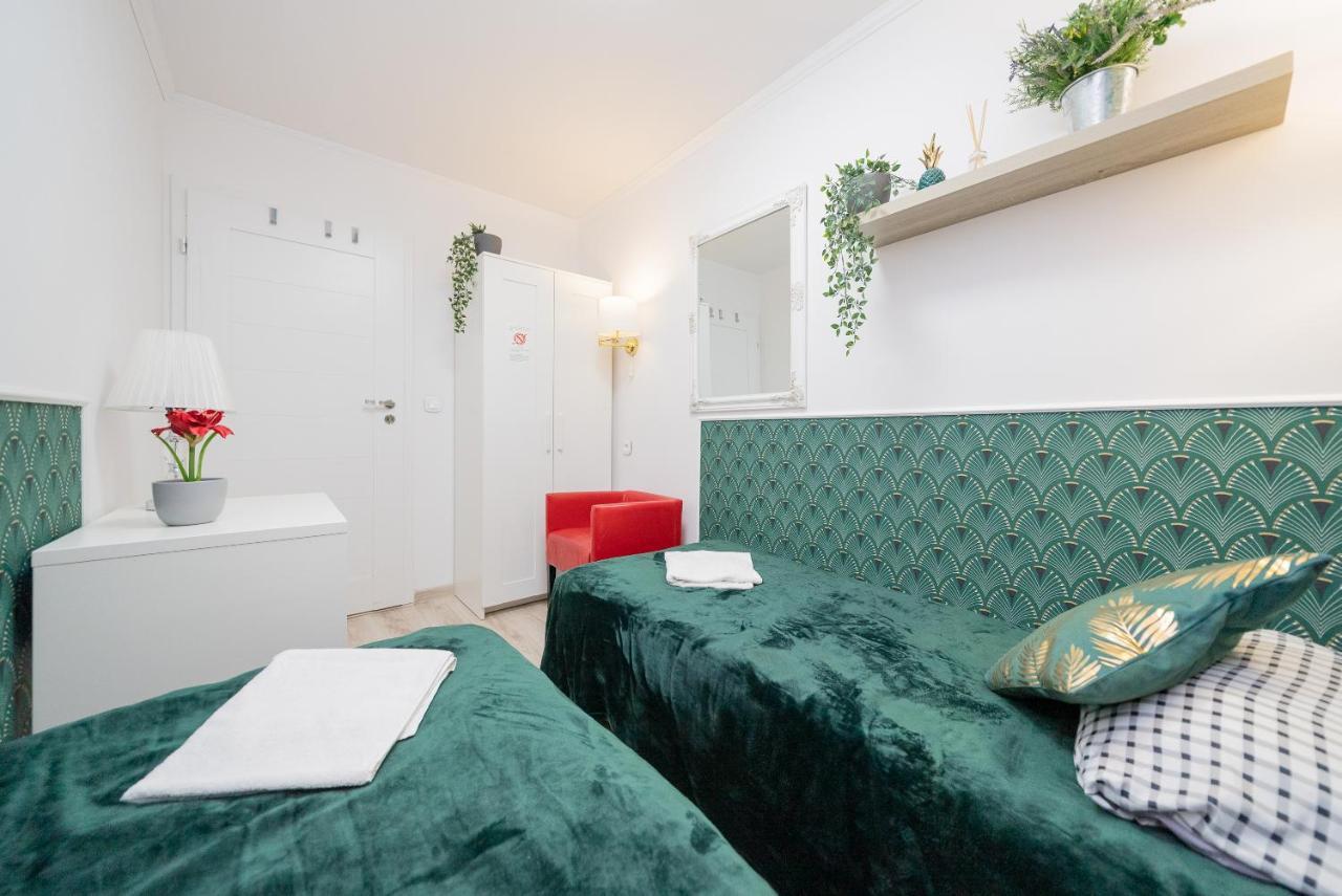 Unit Rooms Warszawa By Metro Rondo Onz Short Rent Idealne Pokoje Na Nocleg W Warszawie Екстериор снимка
