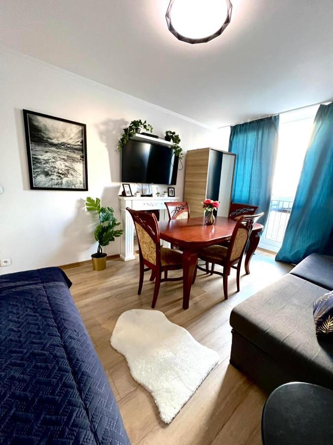 Unit Rooms Warszawa By Metro Rondo Onz Short Rent Idealne Pokoje Na Nocleg W Warszawie Екстериор снимка